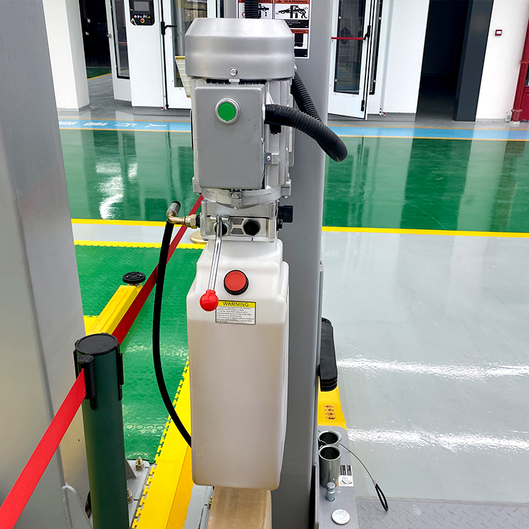 Lutro Professional EV Battery  - Hydraulic Car Lift recension och pris